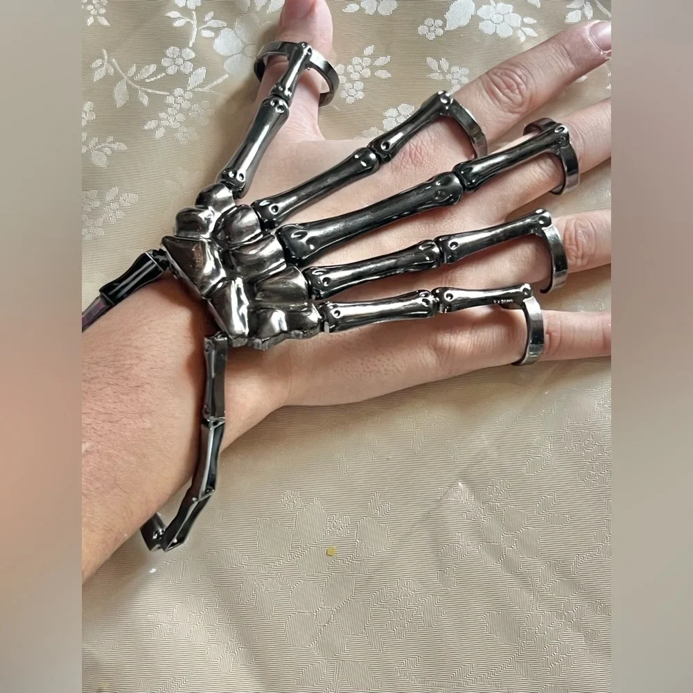 Skeleton Hand Bracelet - Picture 1 of 1